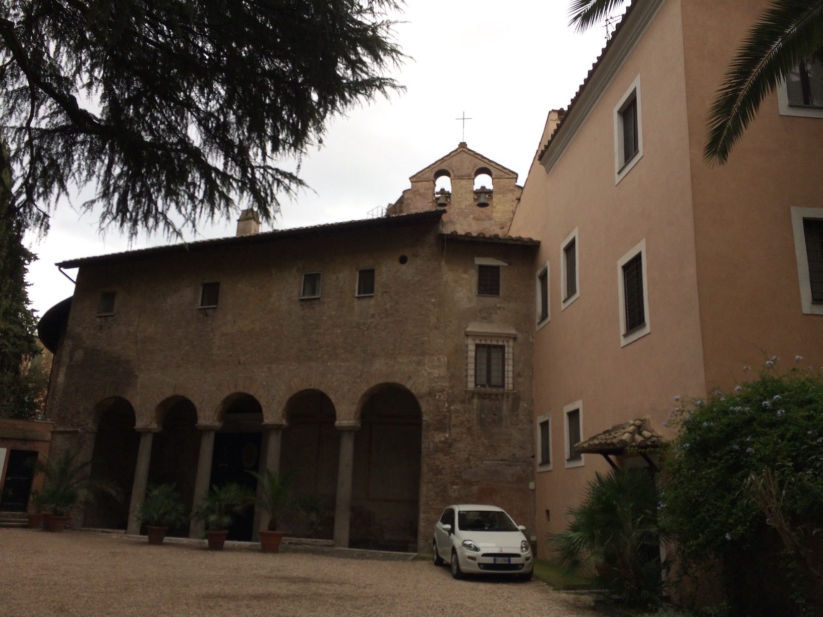 Basilica of Saint Stephen in the Round, esterno, 1.jpg